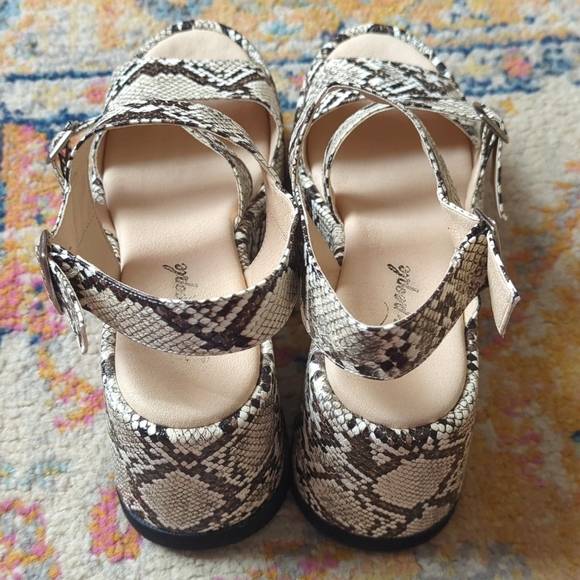 Free People Chelsea Embossed Snake Print Strappy Platform Sandals Beige Black 38 - Picture 5 of 16